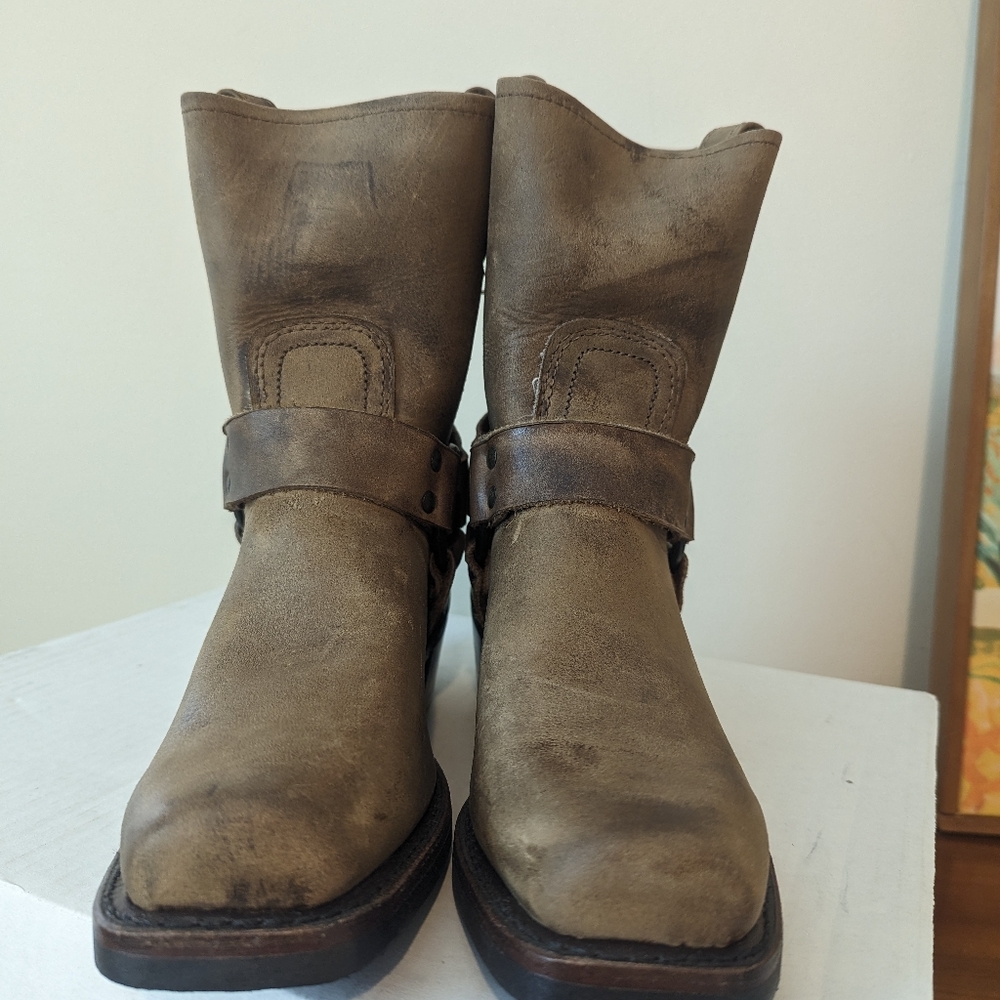 Frye women's Harness 8R boots